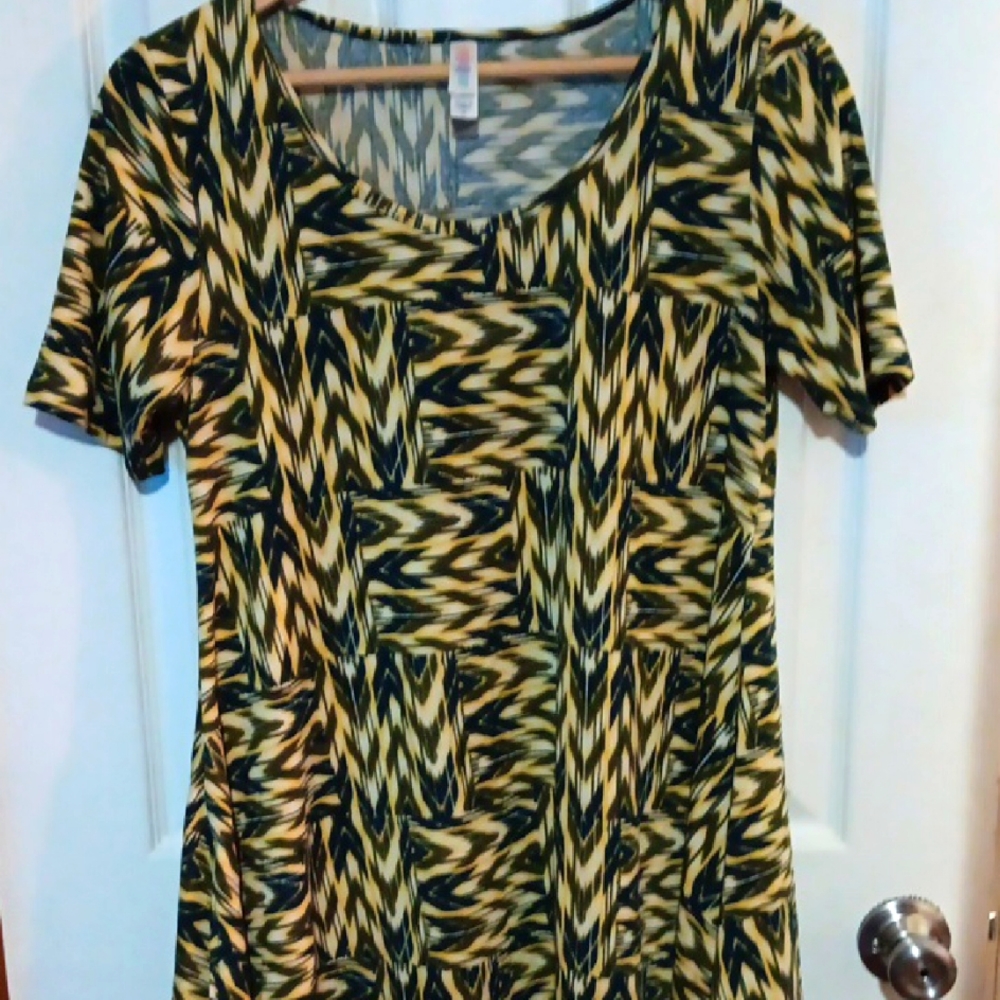 Lularoe Perfect Tee Stylish Yellow and Black Women's Top